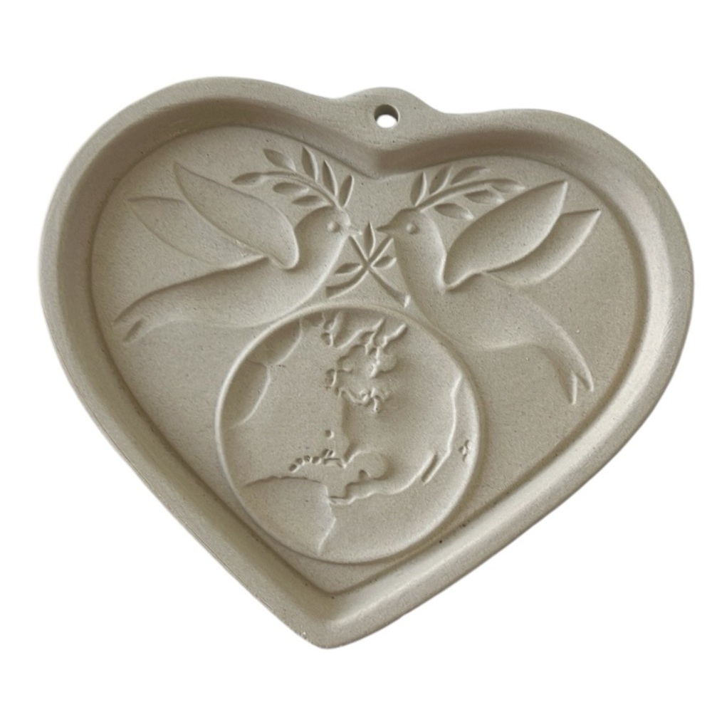 The Pampered Chef Peace on Earth Cookie Mold
